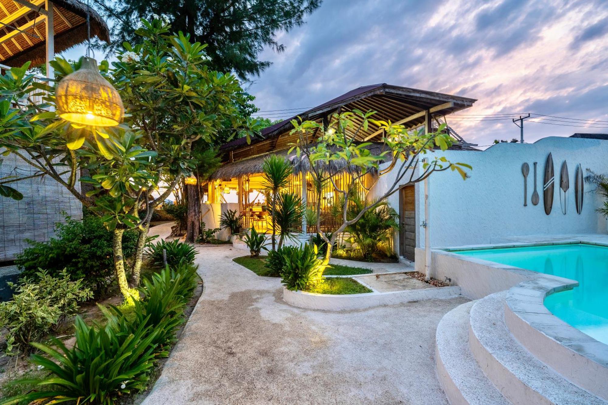 Mowies On The Beach Gili Islands Exterior photo
